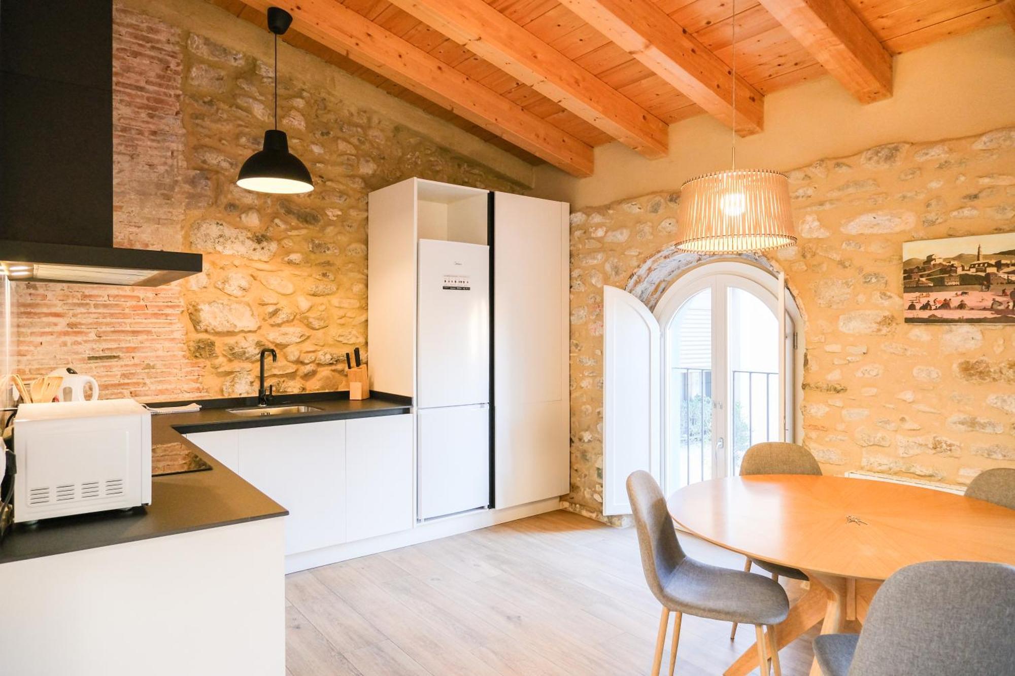 Ganganell Atic Apartamento Con Terraza En バサルー エクステリア 写真