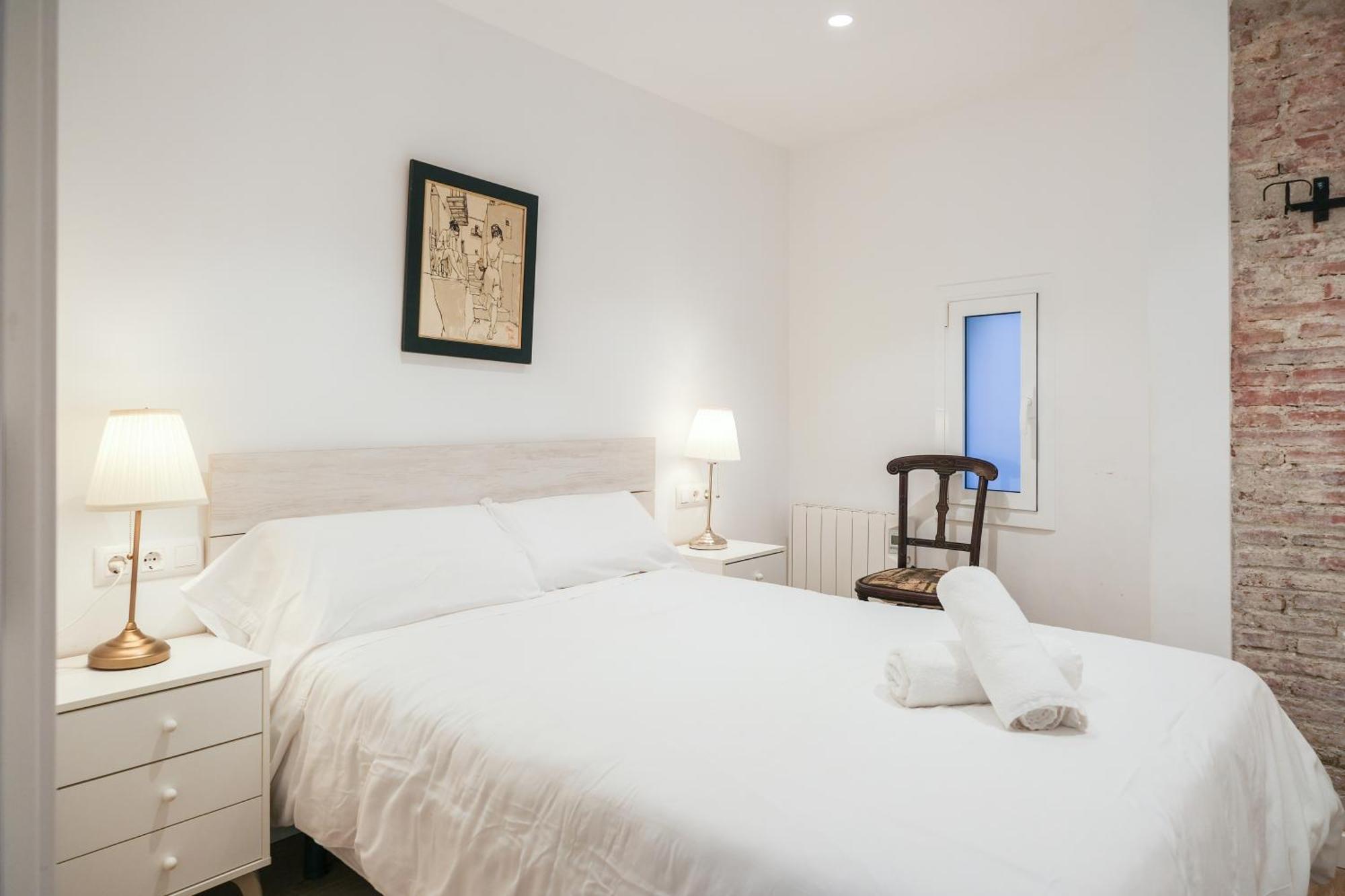 Ganganell Atic Apartamento Con Terraza En バサルー エクステリア 写真