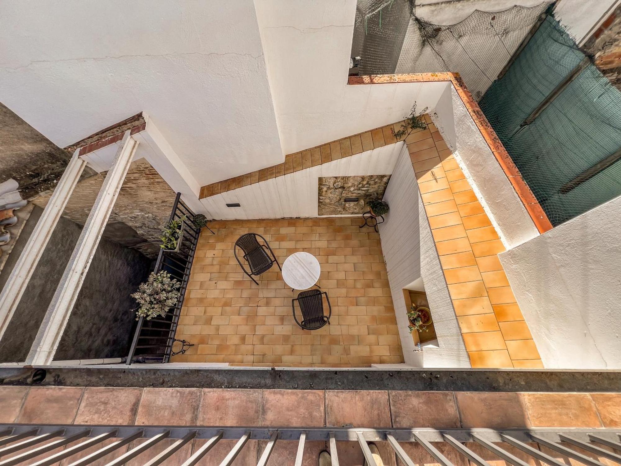 Ganganell Atic Apartamento Con Terraza En バサルー エクステリア 写真