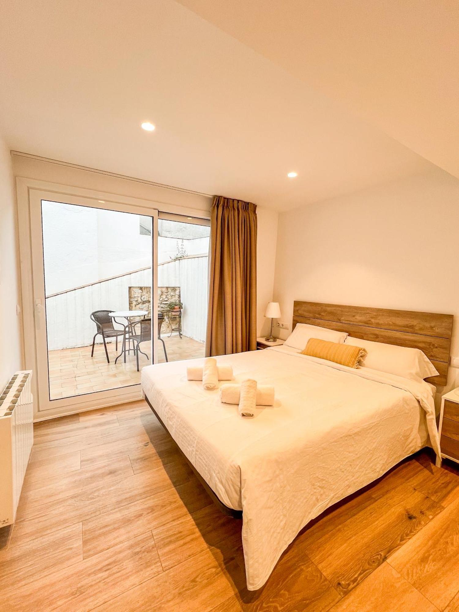 Ganganell Atic Apartamento Con Terraza En バサルー エクステリア 写真